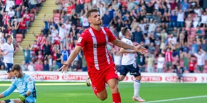 League One: Επικυρώνει τα πλέι οφ η Λέιτον Όριεντ
