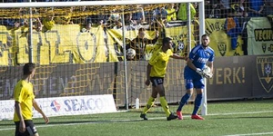 Επτά μεταβολές αποδόσεων με αιχμή την Eerste Klasse