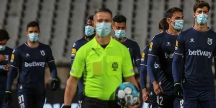 Ακέφαλη στο Φαμαλικάο η Μπελενένσες
