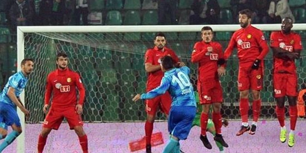 Κύπελλο Τουρκίας, Copa del Rey και η Γάνδη στη γωνία
