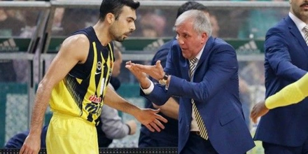 Ο Ομπράντοβιτς κρίνει τη μεταγραφή του Σλούκα στον Ολυμπιακό