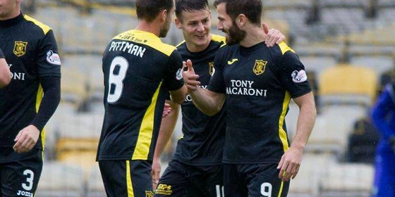Over από τα αποδυτήρια σε Σκωτία και Αγγλία