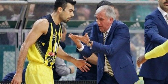 Ο Ομπράντοβιτς κρίνει τη μεταγραφή του Σλούκα στον Ολυμπιακό