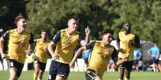 National League: Τρένο χωρίς στάση η Γουόκινγκ