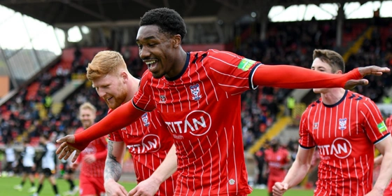 National League: Προσφέρουν θέαμα Γιορκ και Ρότσντεϊλ